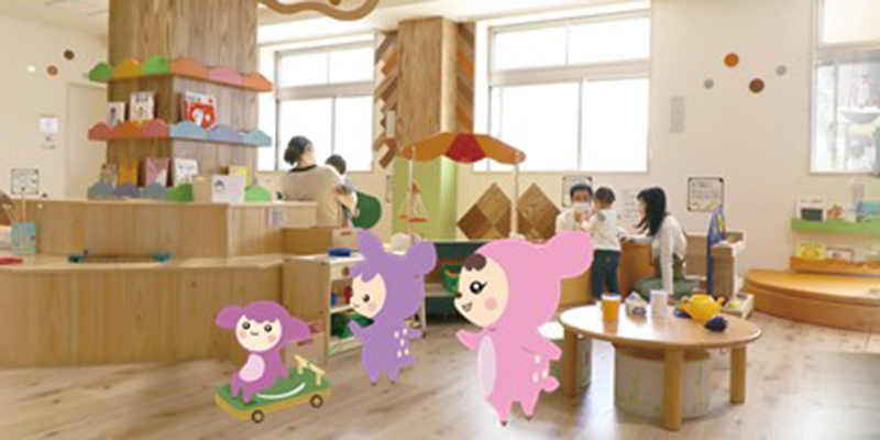 子どもセンターで遊ぶ親子の様子（室内）